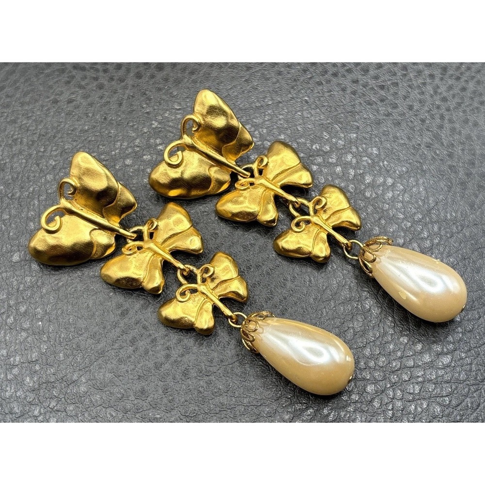 Vintage 80s Givenchy Gold Tone Butterfly Pearl Drop Dangle Pierced Earrings - Picture 4 of 16